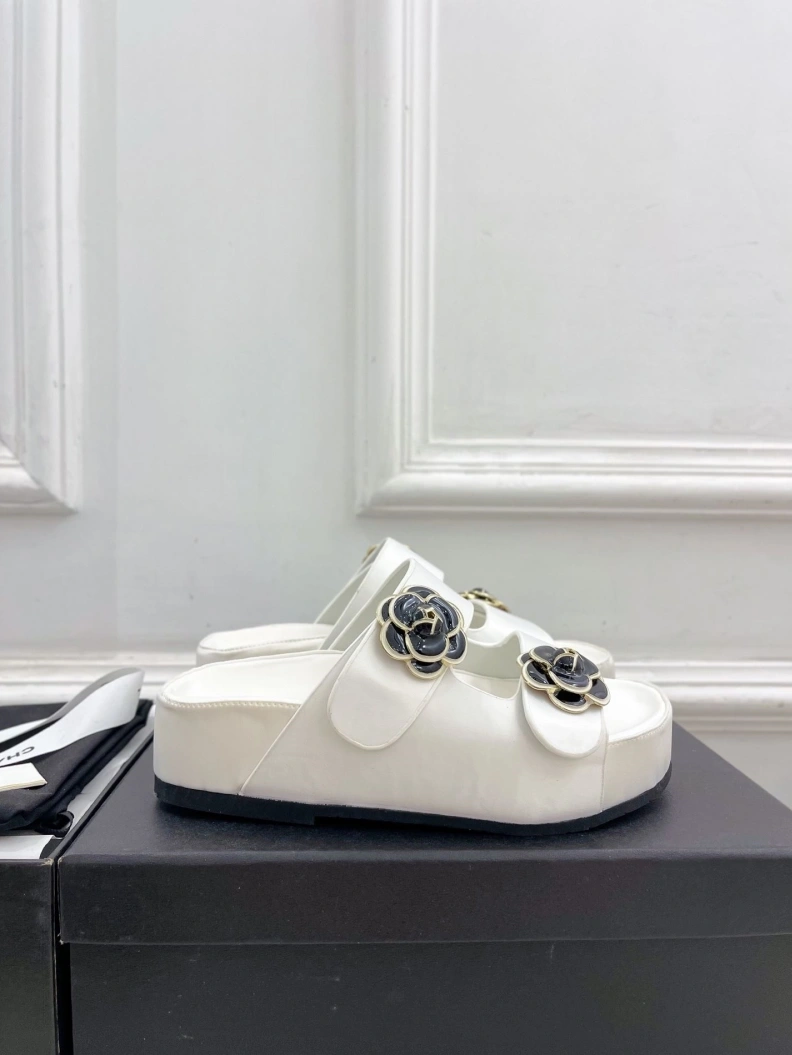 Chxnxl Slippers Compact 119830
