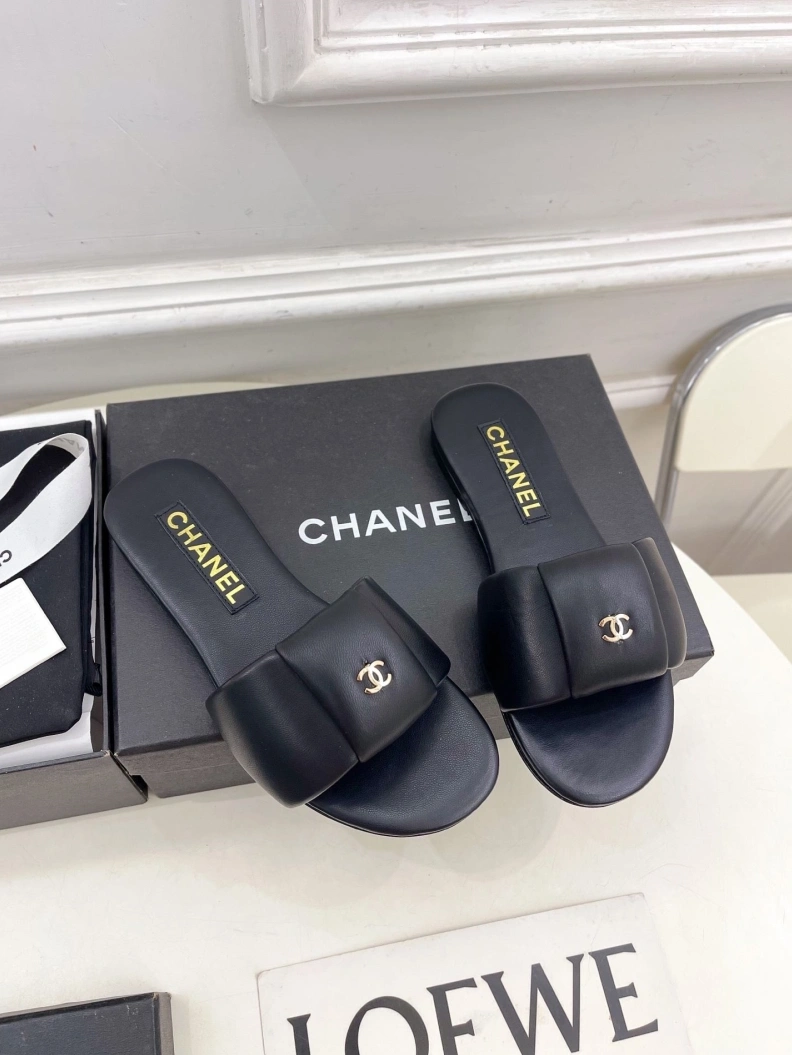 Breathable Chxnxl Slippers 119813
