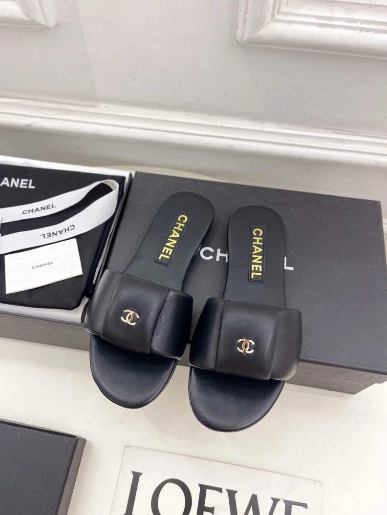 Breathable Chxnxl Slippers 119813