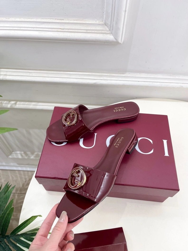 Elegant Gxccx Slippers 157372