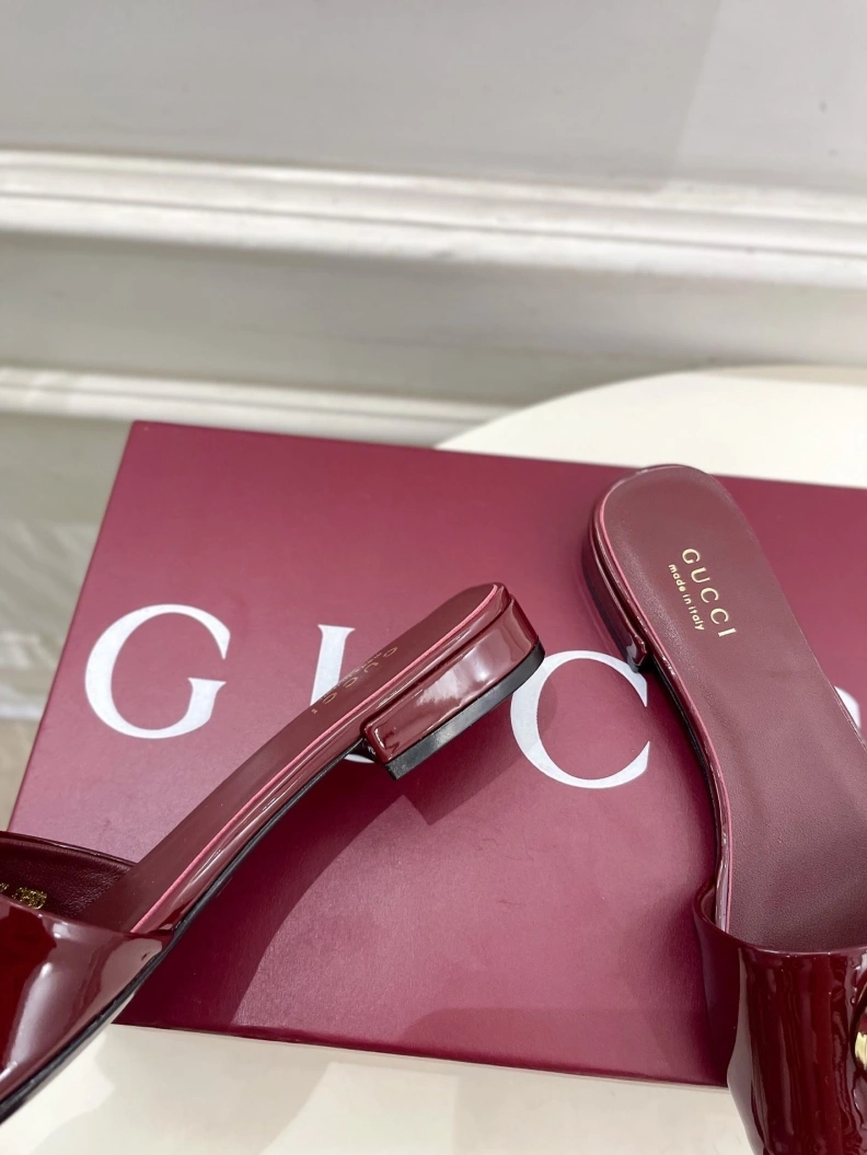 Elegant Gxccx Slippers 157372