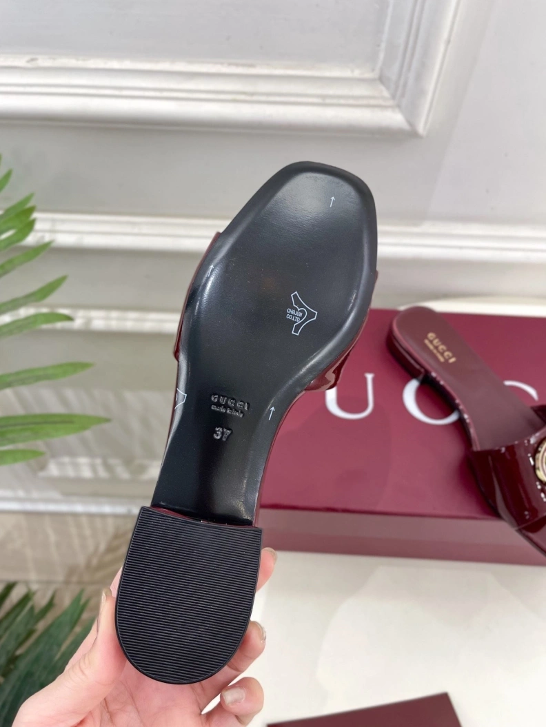 Elegant Gxccx Slippers 157372