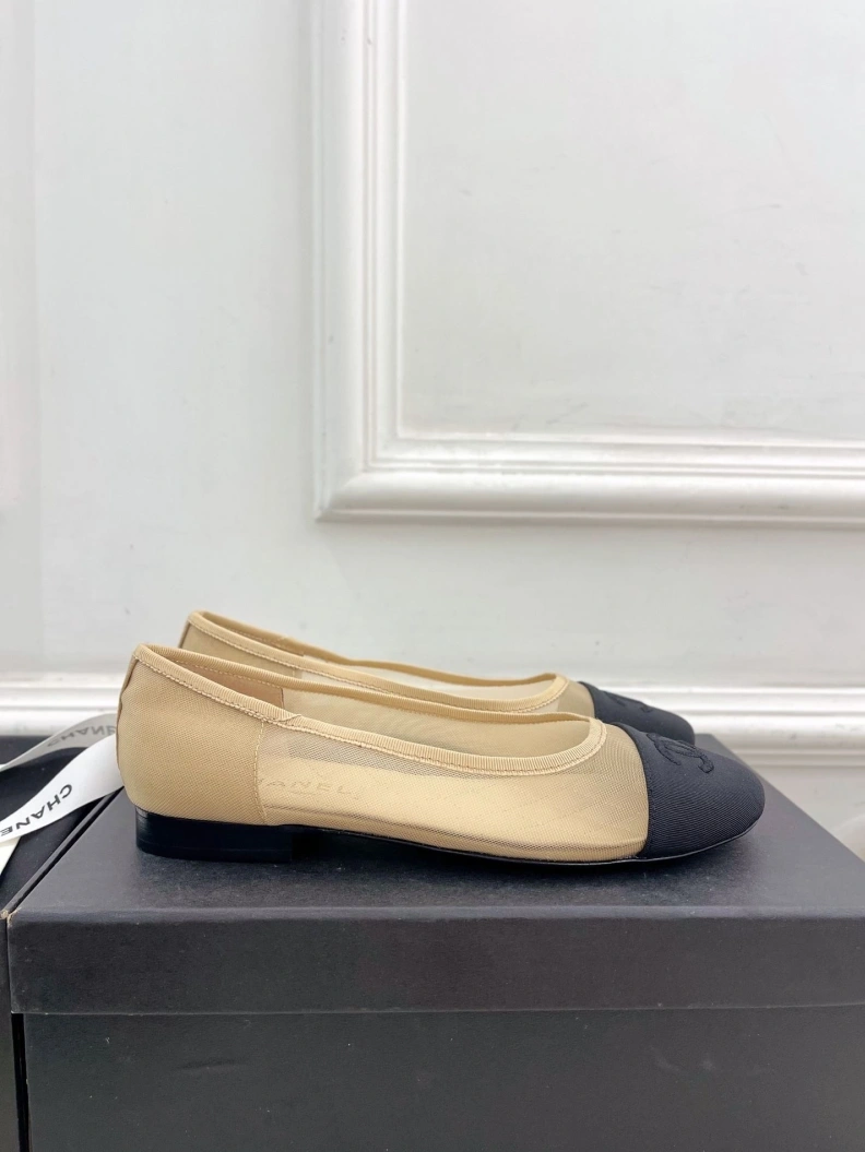 Compact Chxnxl Flat Shoes 120923