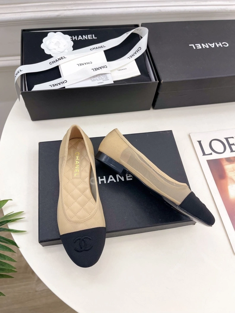 Compact Chxnxl Flat Shoes 120923