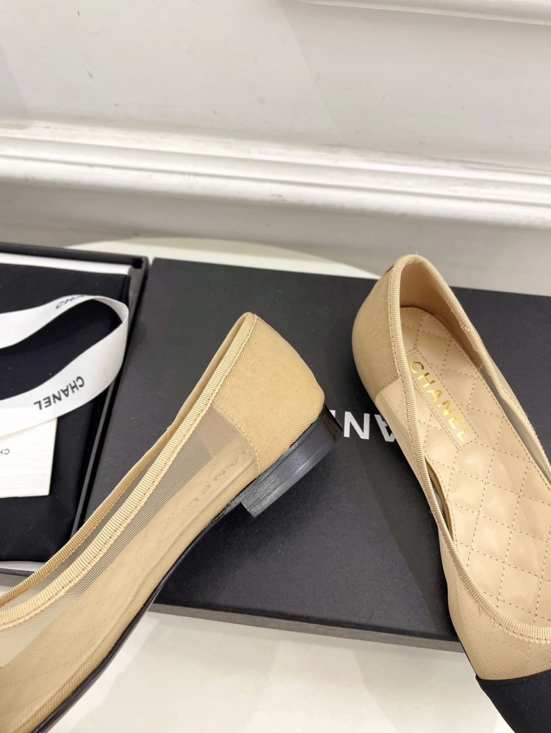 Compact Chxnxl Flat Shoes 120923