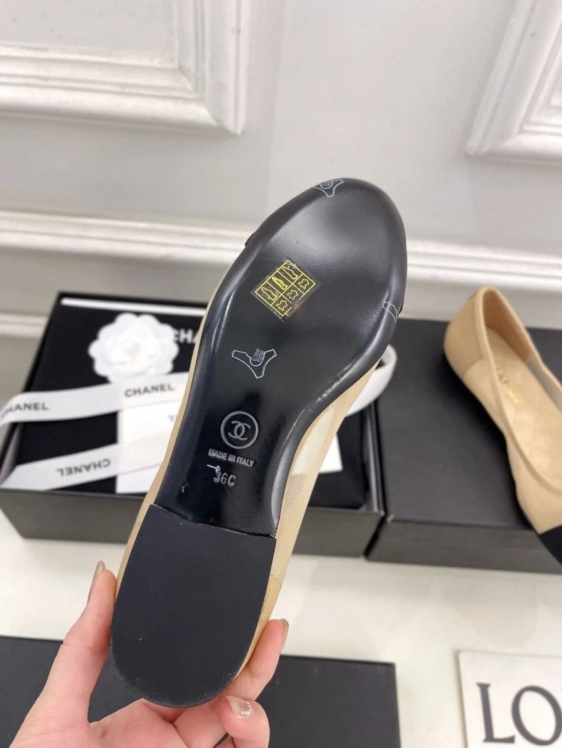 Compact Chxnxl Flat Shoes 120923