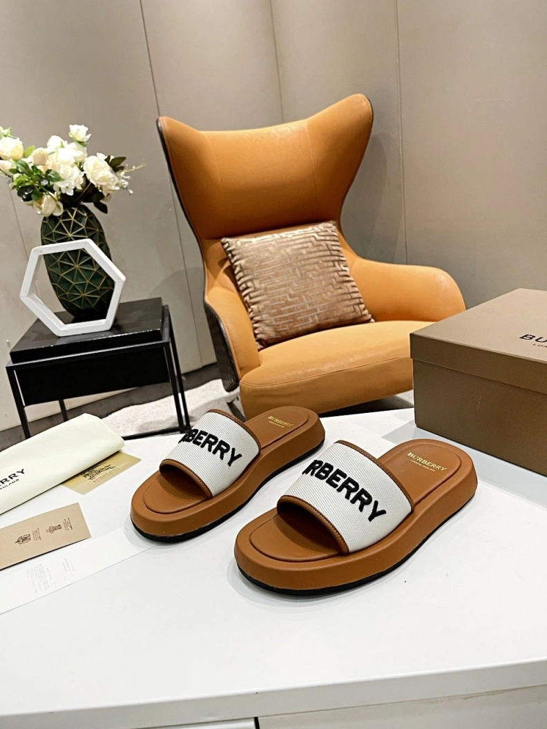 SportInspired Bxrbxrry Slippers 114847