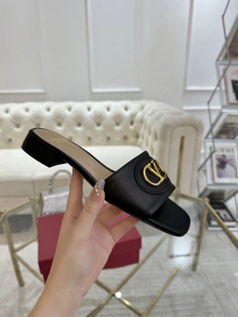 SportInspired Gxvxnchy Slippers 152852