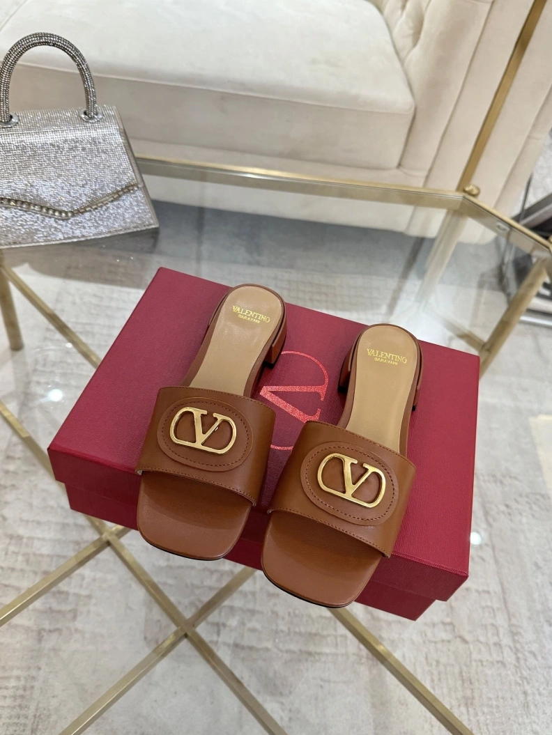 Reliable Gxvxnchy Slippers 152868
