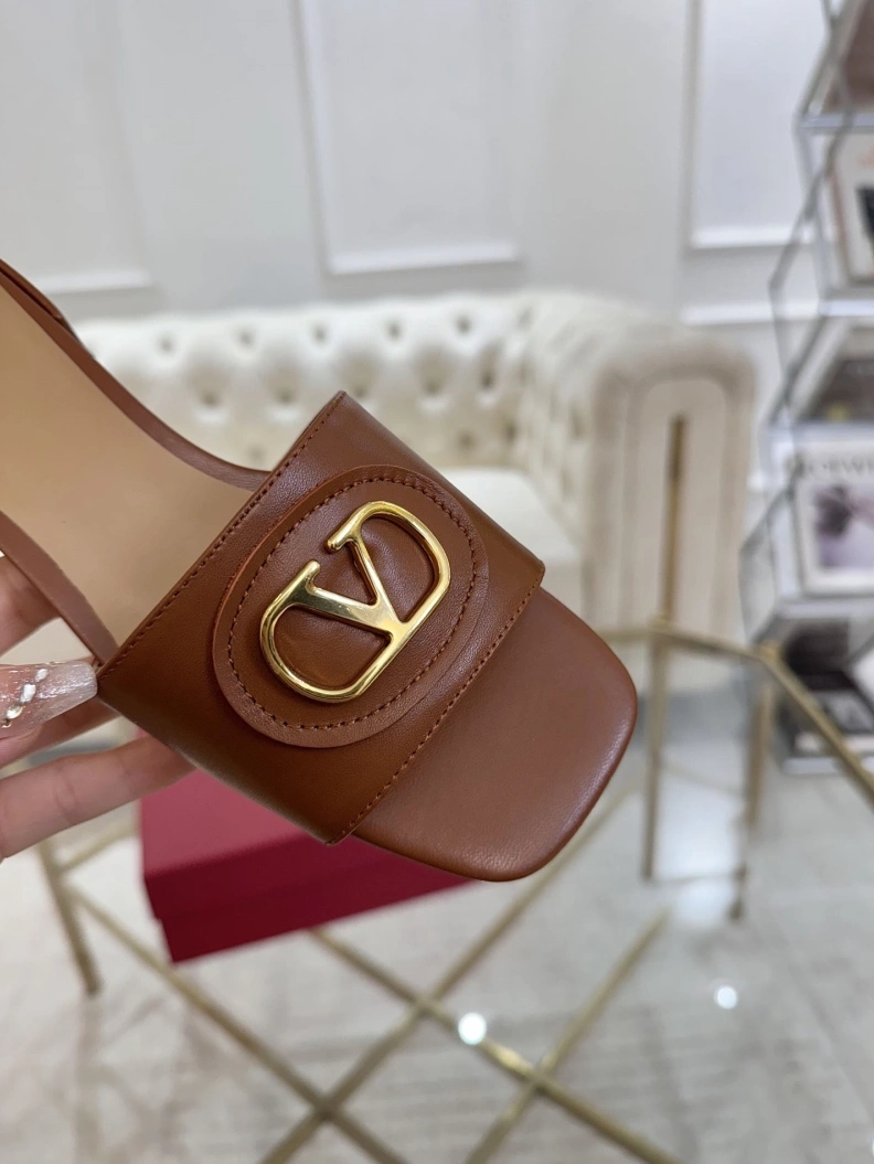 Reliable Gxvxnchy Slippers 152868