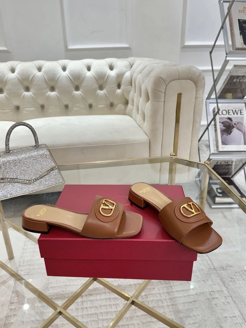 Reliable Gxvxnchy Slippers 152868