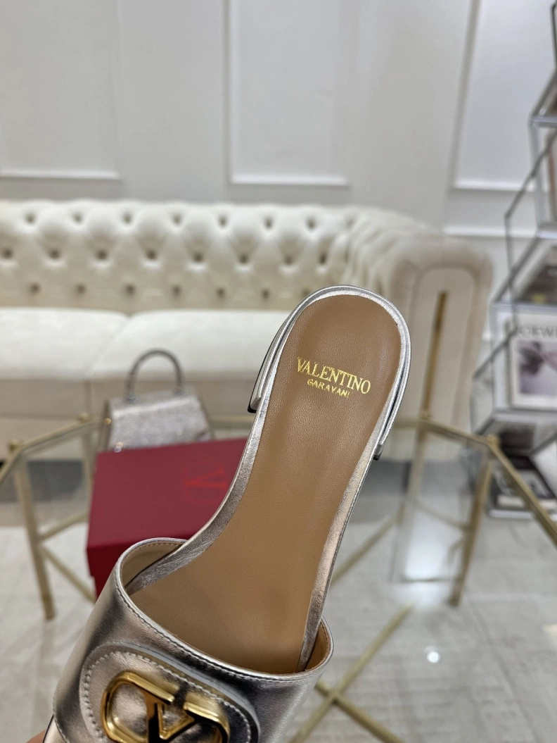 EasyMatch Gxvxnchy Slippers 152850