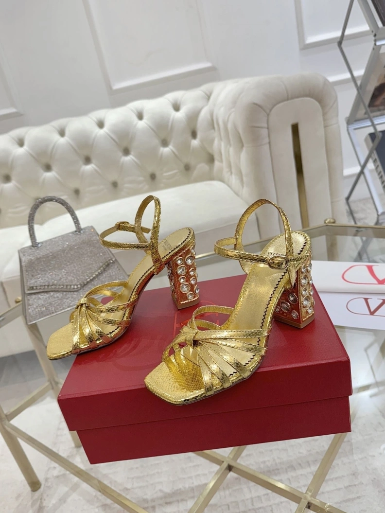 Comfortable Vxlxntino Sandals 229607