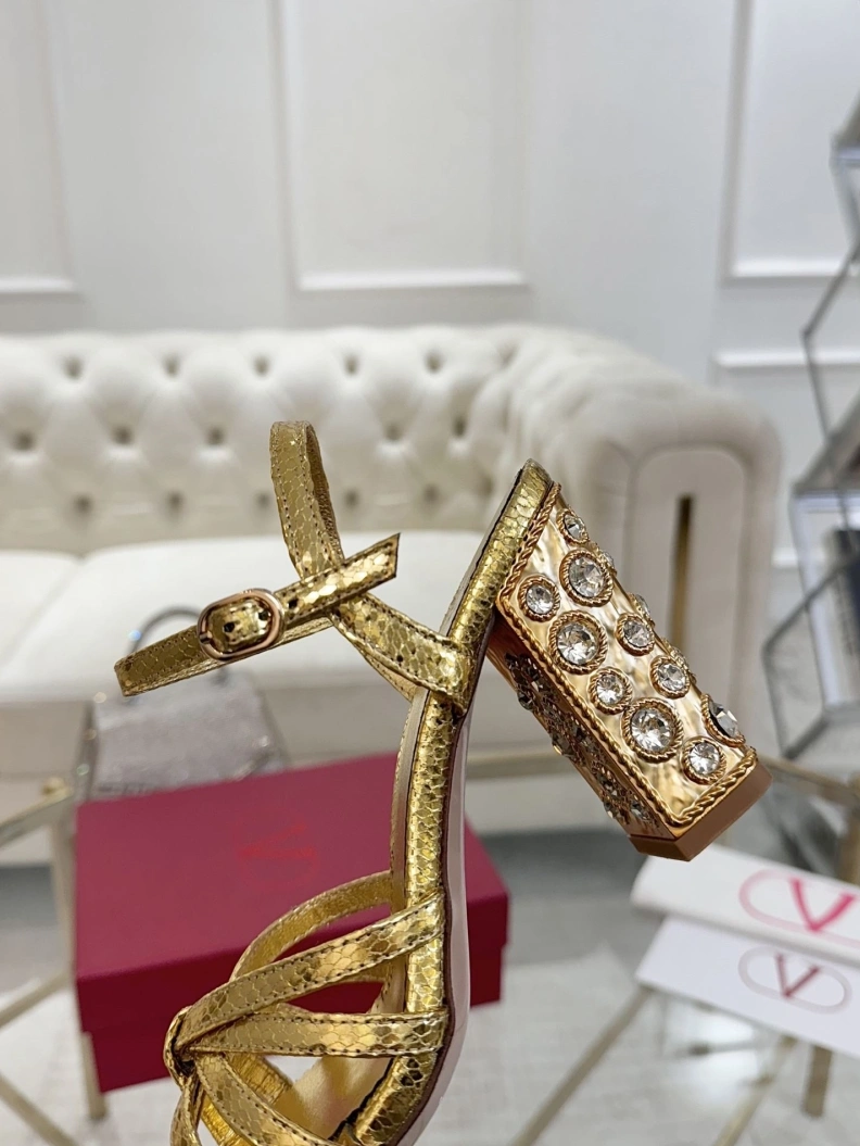 Comfortable Vxlxntino Sandals 229607