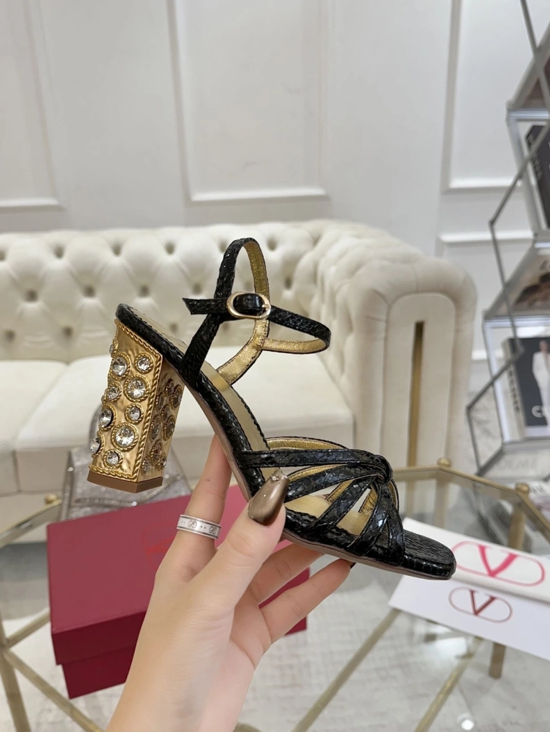Minimalist Vxlxntino Sandals 229621