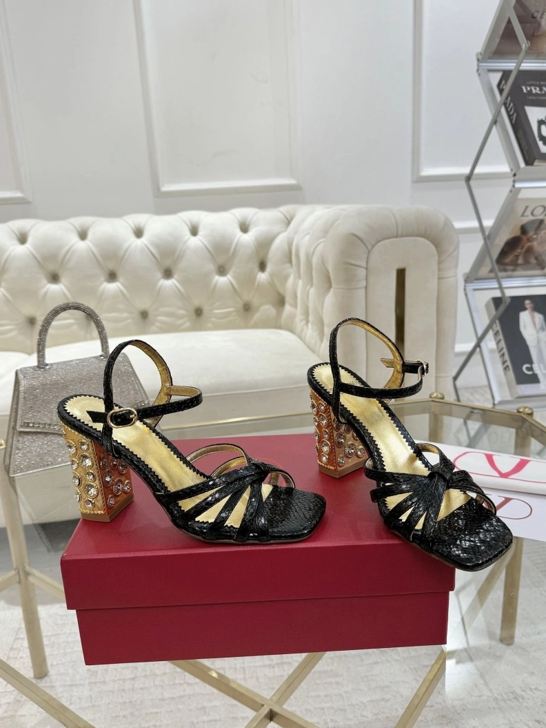 Minimalist Vxlxntino Sandals 229621