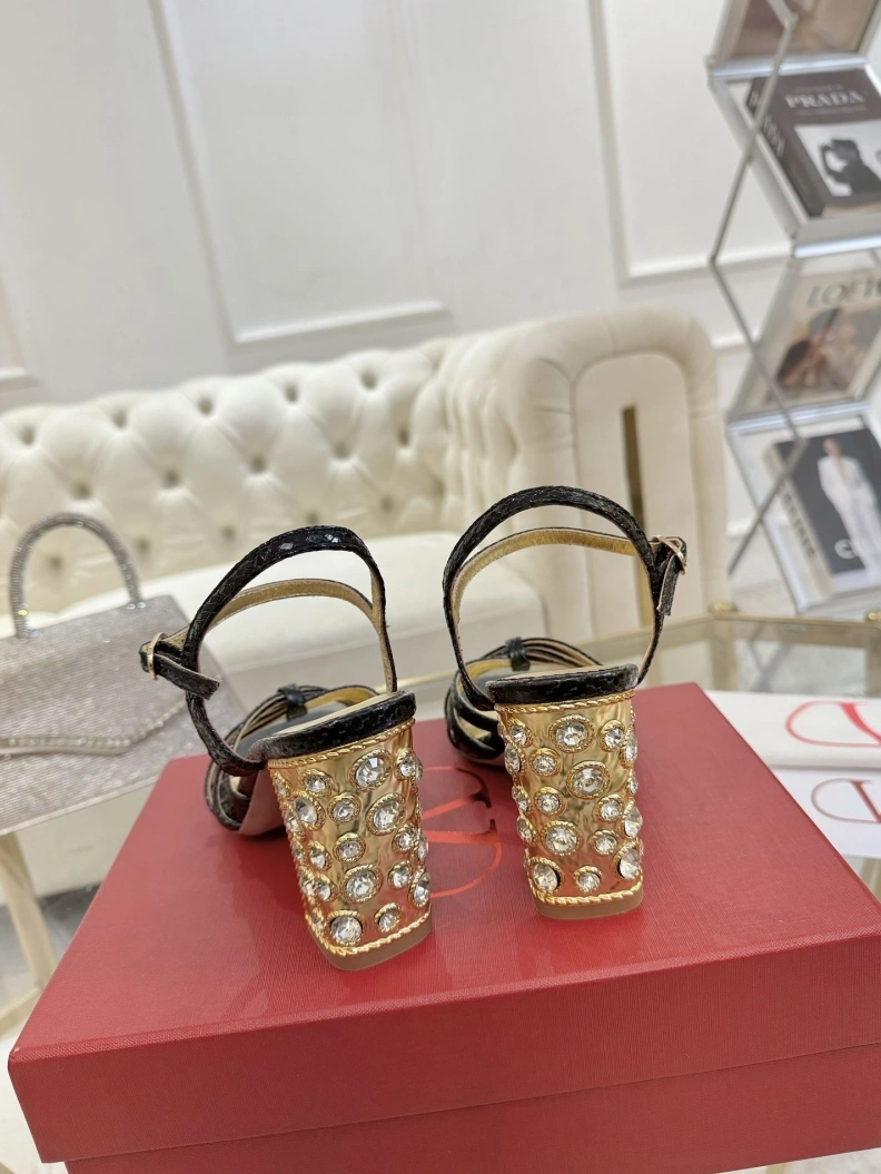Minimalist Vxlxntino Sandals 229621