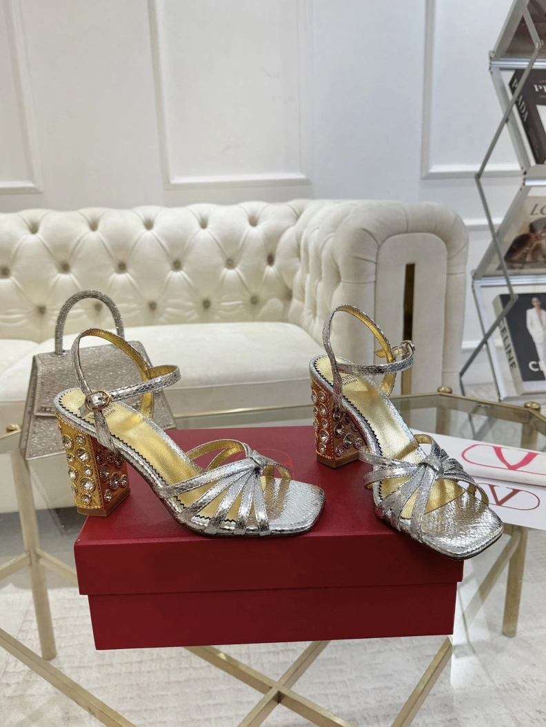 Flexible Vxlxntino Sandals 229610
