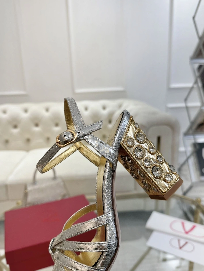 Flexible Vxlxntino Sandals 229610