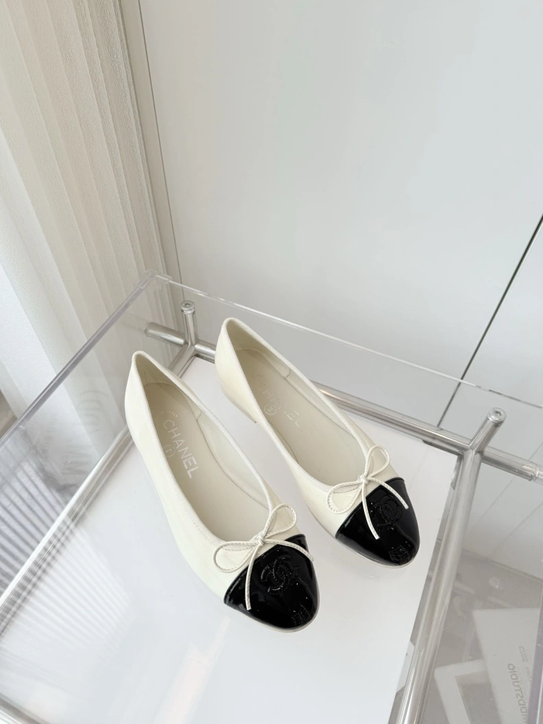 Reliable Chxnxl Flat Shoes 120911
