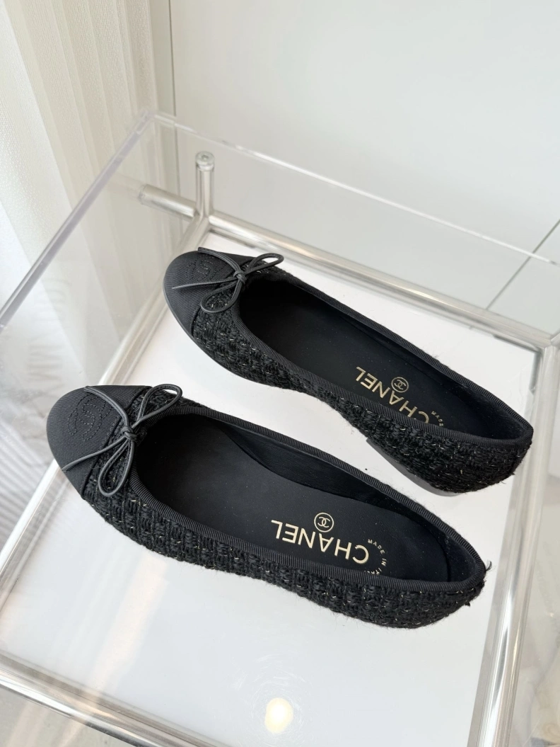 Timeless Chxnxl Flat Shoes 120901