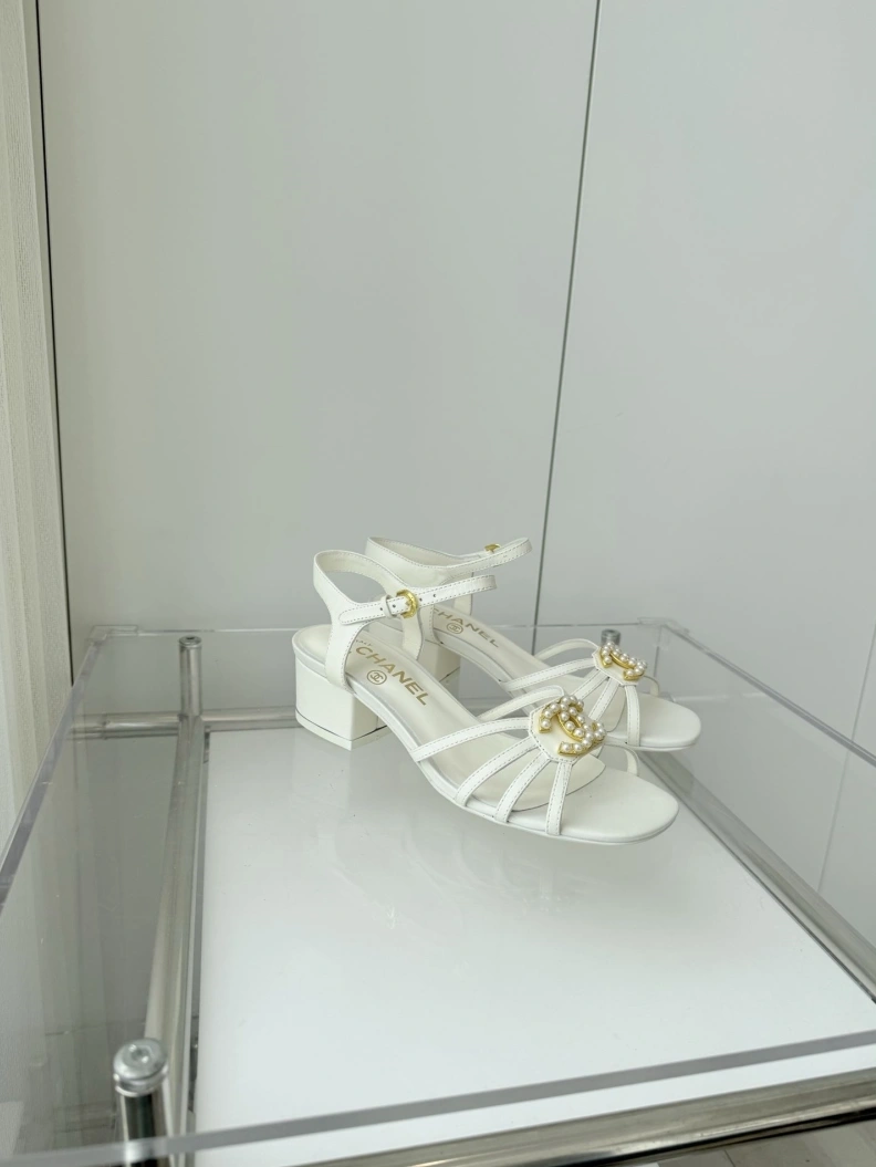 HighQuality Chxnxl Sandals 120341