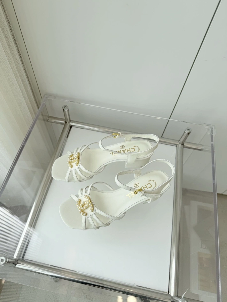 HighQuality Chxnxl Sandals 120341