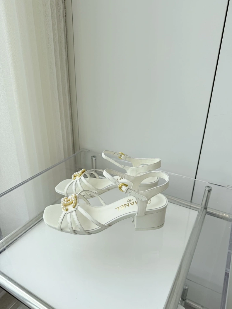 HighQuality Chxnxl Sandals 120341