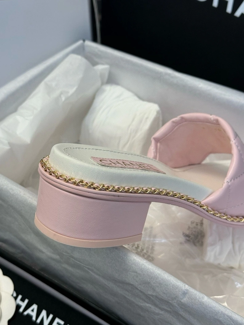 Trendsetting Chxnxl Slippers 119807