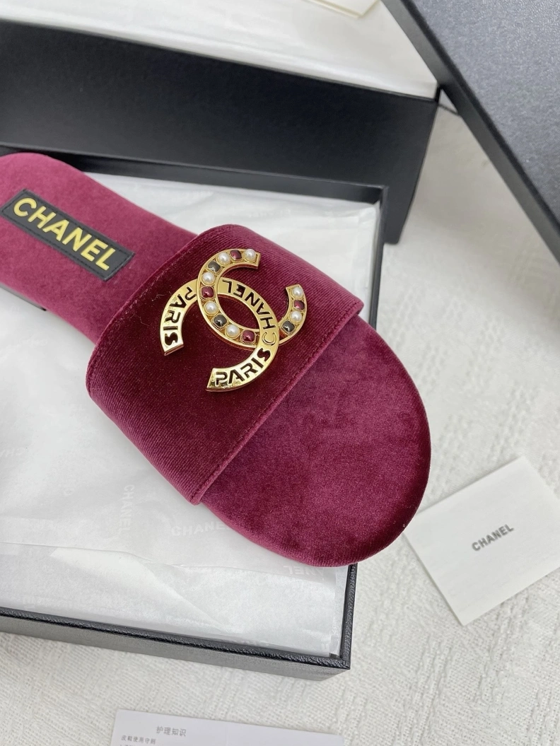 Resilient Chxnxl Slippers 119806