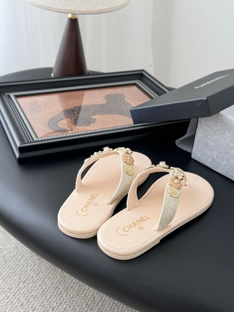 GoodFit Chxnxl Slippers 119789