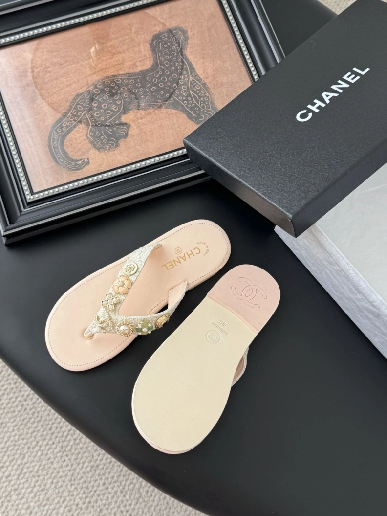 GoodFit Chxnxl Slippers 119789