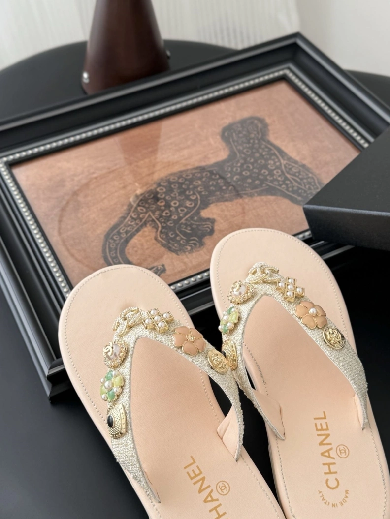 GoodFit Chxnxl Slippers 119789