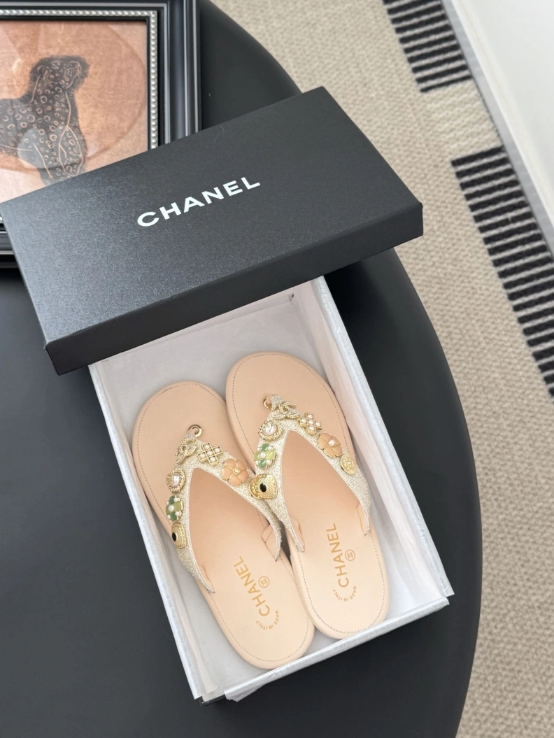 GoodFit Chxnxl Slippers 119789