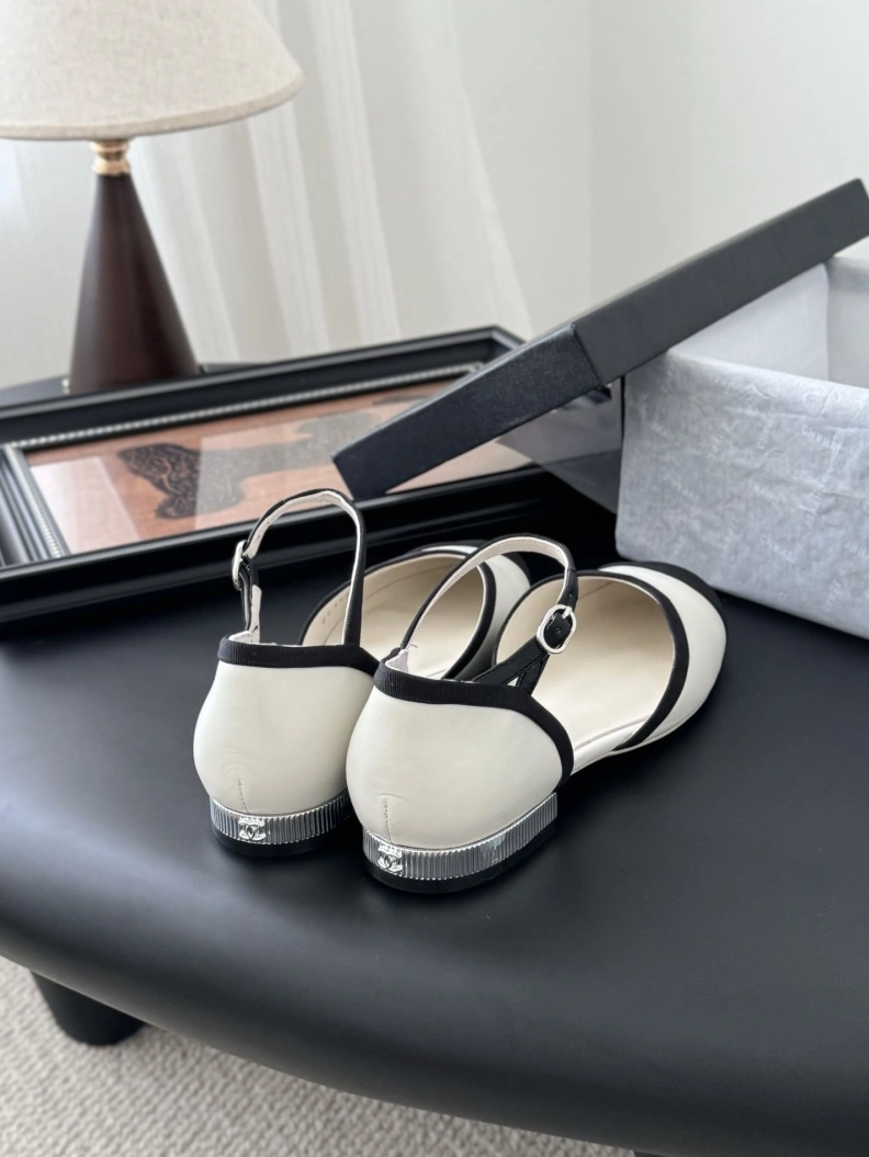 NewStyle Chxnxl Sandals 120328