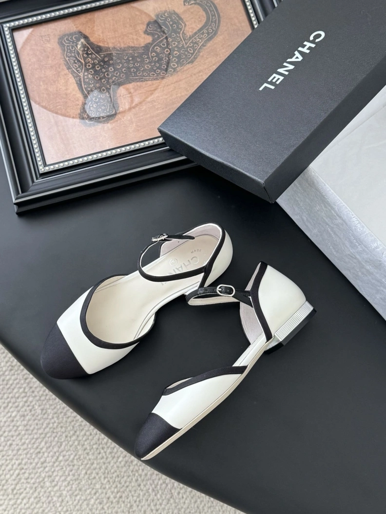 NewStyle Chxnxl Sandals 120328