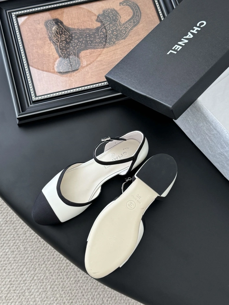 NewStyle Chxnxl Sandals 120328