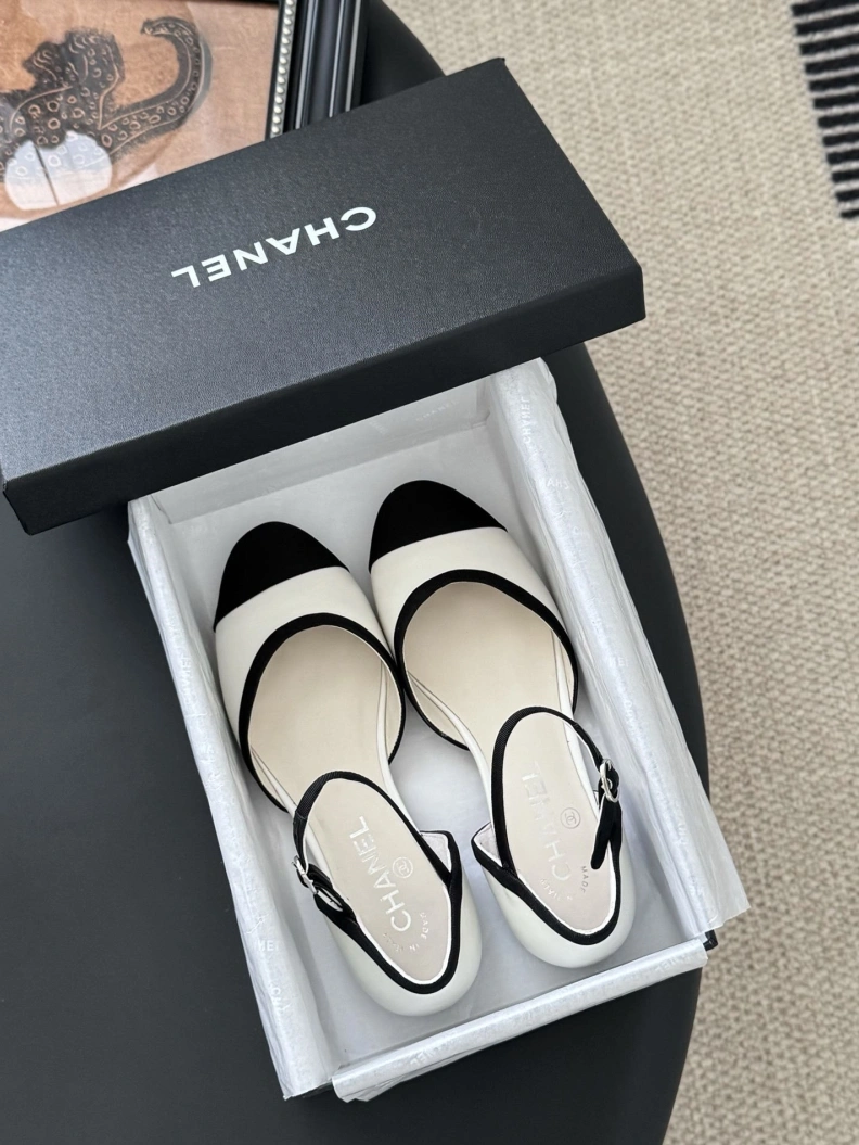 NewStyle Chxnxl Sandals 120328