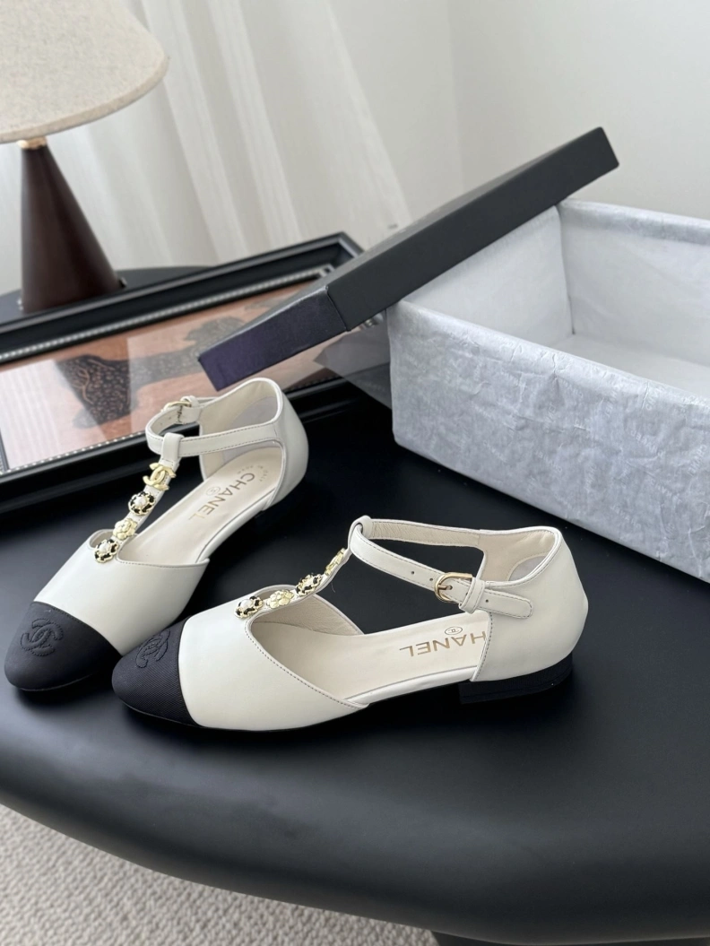 Classic Chxnxl Sandals 120326
