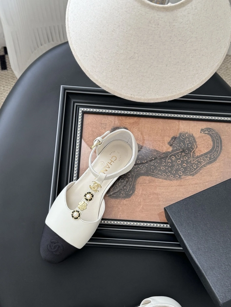 Classic Chxnxl Sandals 120326