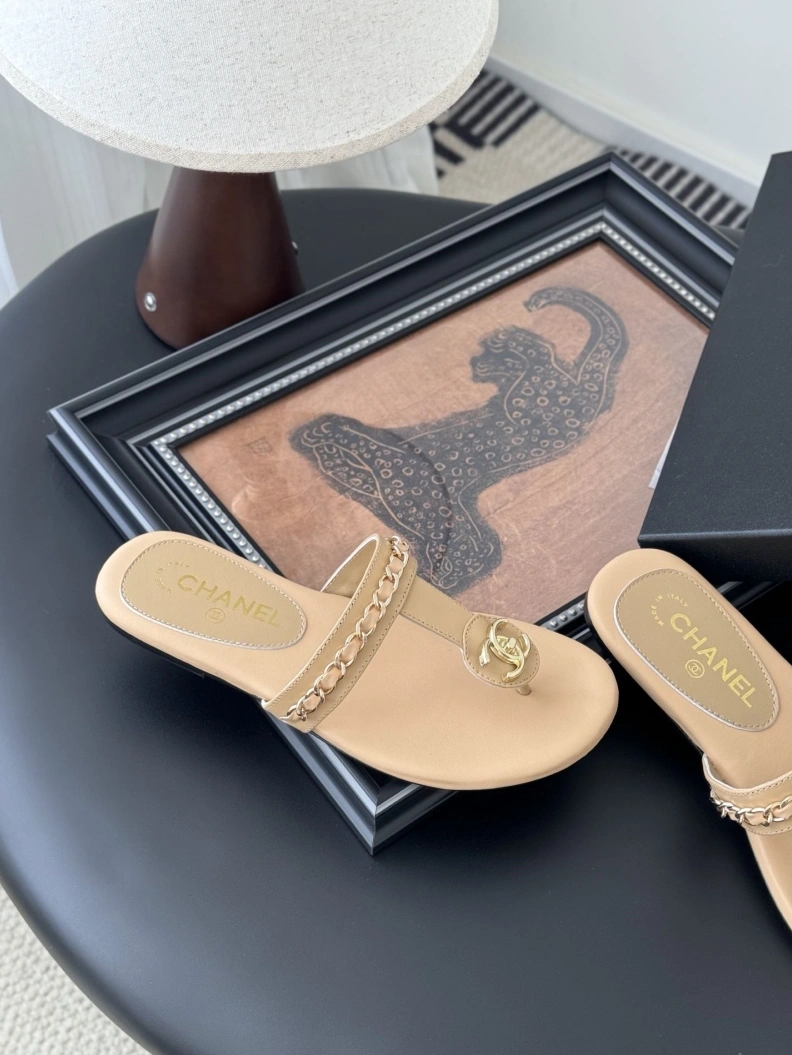 Vibrant Chxnxl Sandals 120322