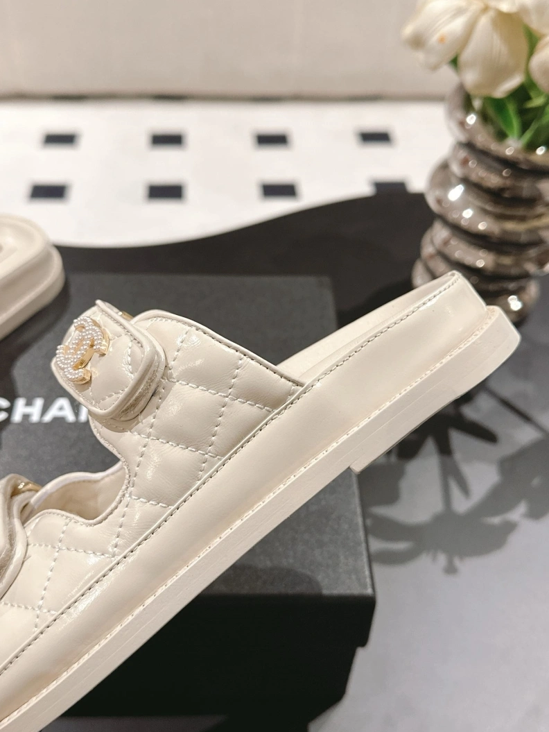 Durable Chxnxl Sandals 120303