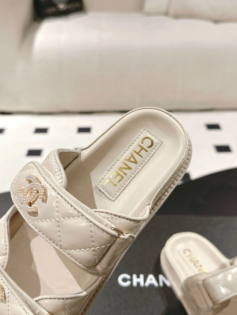 Durable Chxnxl Sandals 120303