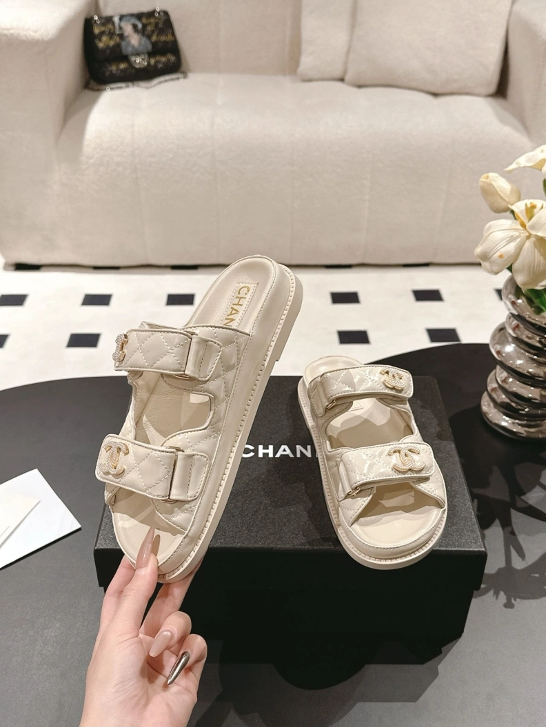 Durable Chxnxl Sandals 120303