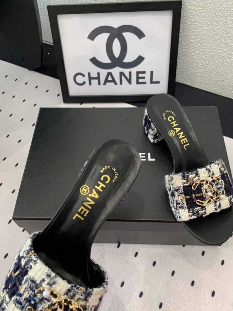 Chxnxl Slippers Vibrant 119781