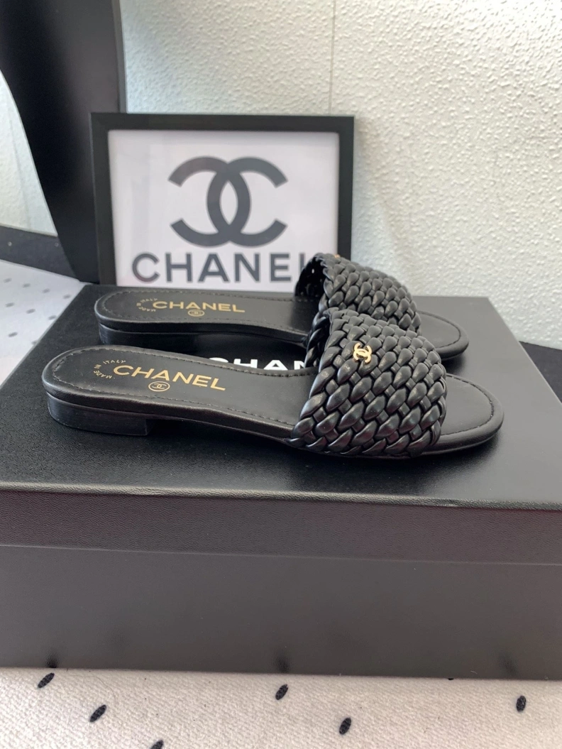 Efficient Chxnxl Slippers 119782