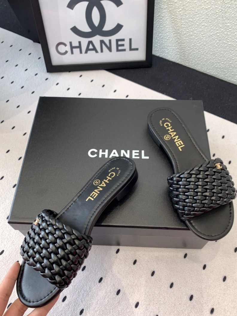Efficient Chxnxl Slippers 119782