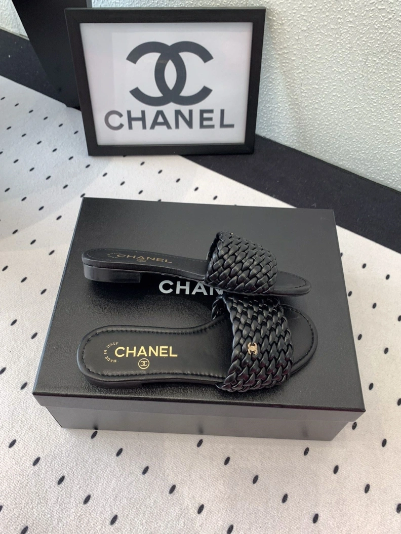 Efficient Chxnxl Slippers 119782