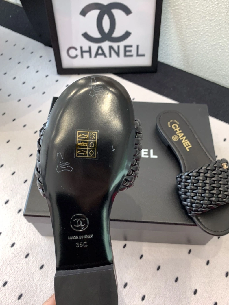 Efficient Chxnxl Slippers 119782