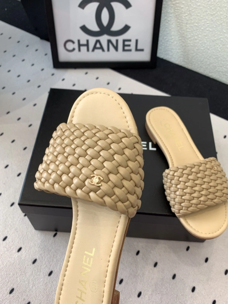 ModernLook Chxnxl Slippers 119777